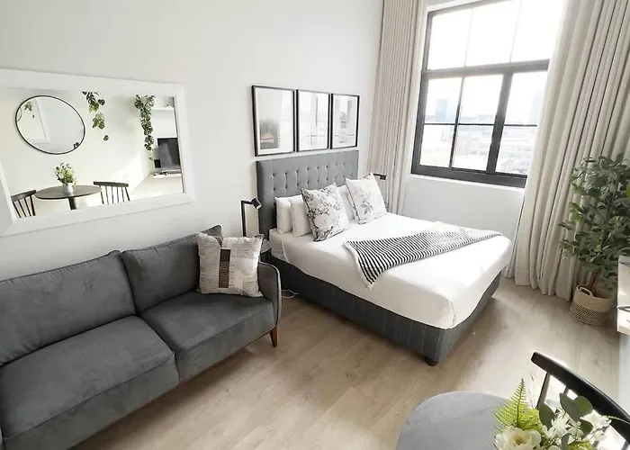 Luxury Tiny Apartment / Co_Living / City Views
