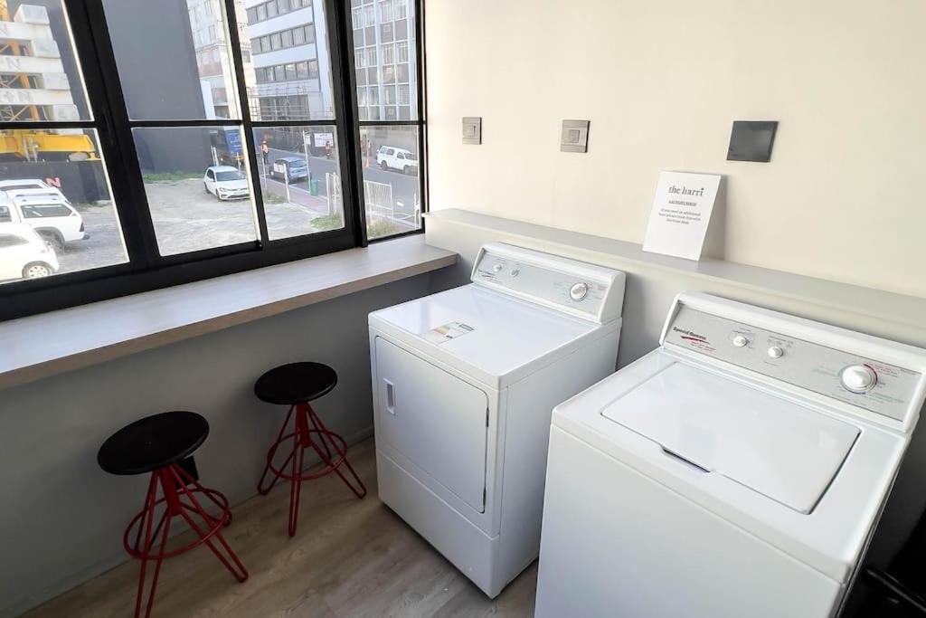Apartment Luxury Tiny / Co_living / Views Cape Town